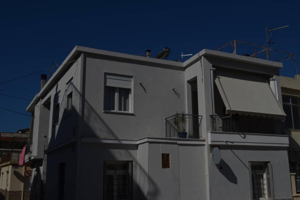 Paris House 2 Apartment Патра Екстериор снимка